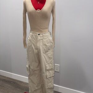 Hollister high waisted Cargo Pants with 7 pockets